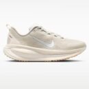 Nike Vomero 18 - Crema